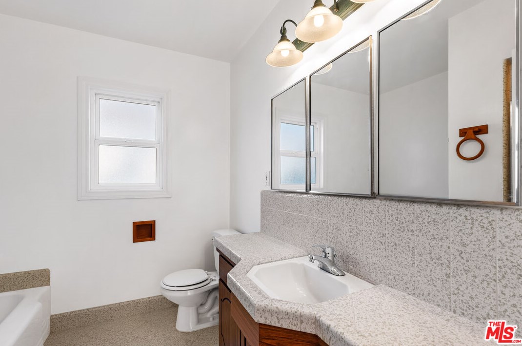 6383 Nancy St, Los Angeles CA  90045-1235 exterior