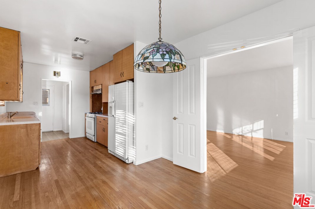 6383 Nancy St, Los Angeles CA  90045-1235 exterior