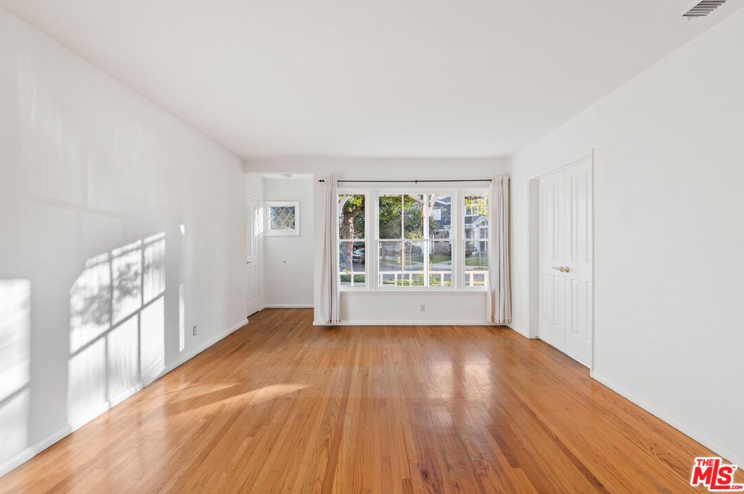6383 Nancy St, Los Angeles, CA 90045-1235