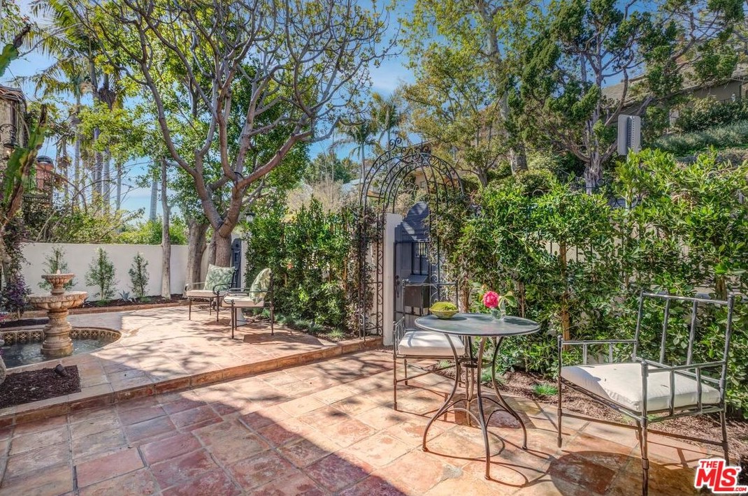 1982 Normandie Ave, Los Angeles CA  90007-1144 exterior