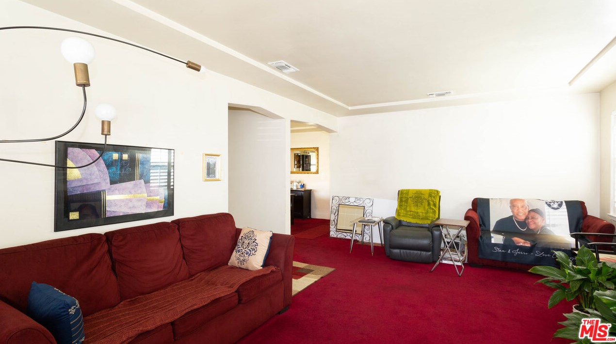 2056 94th St, Los Angeles CA  90047-3709 exterior