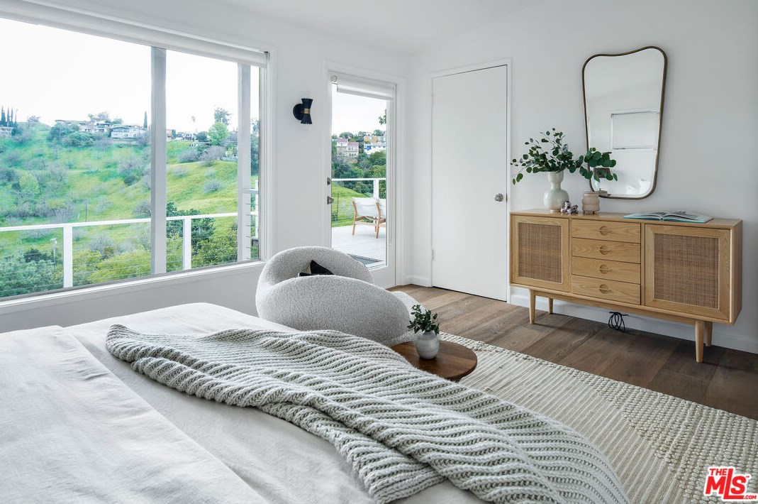 4342 Palmero Dr, Los Angeles CA  90065-4236 exterior