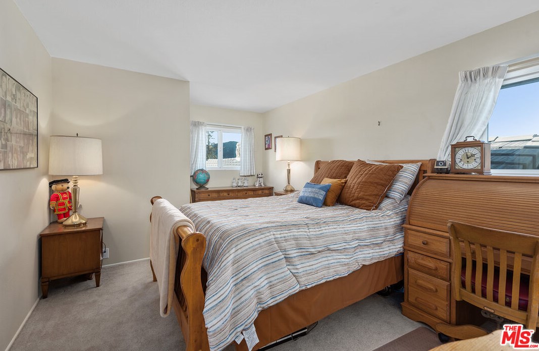 13740 Bayliss Rd, Los Angeles CA  90049-1215 exterior