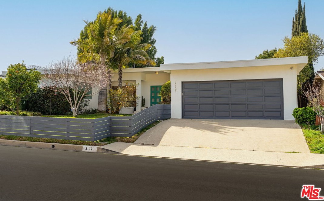 3127 Dona Marta Dr, North Hollywood, CA 91604-4327