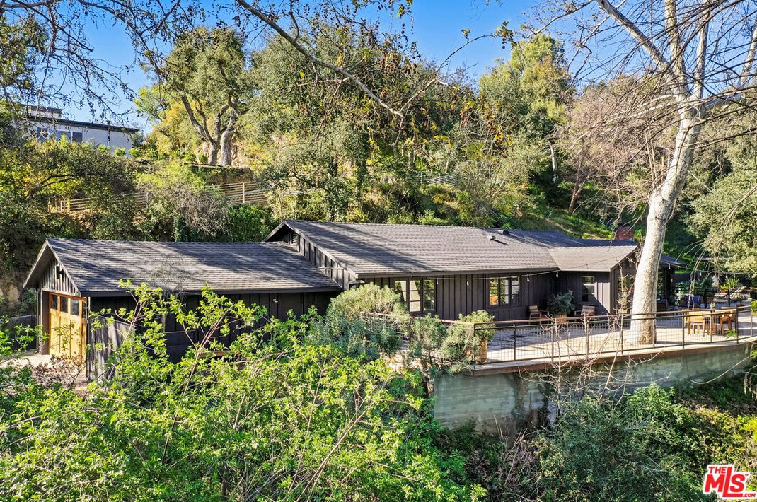 1101 Heatherside Rd, Pasadena, CA 91105-1115