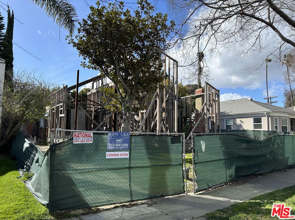 9224 Monte Mar Dr, Los Angeles, CA 90035-4131