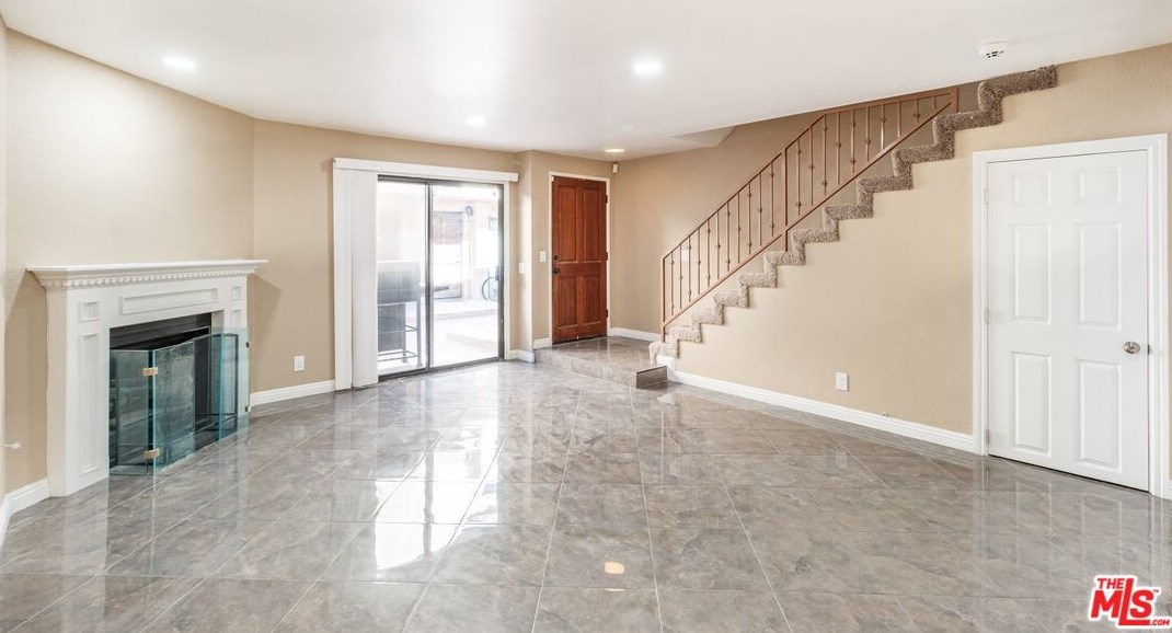 8331 Cedros Ave #9, Van Nuys, CA 91402