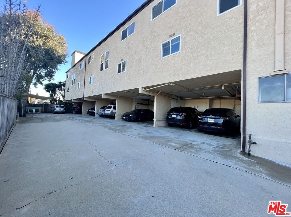 311 Palm Ave, El Segundo CA 90245-2267 exterior