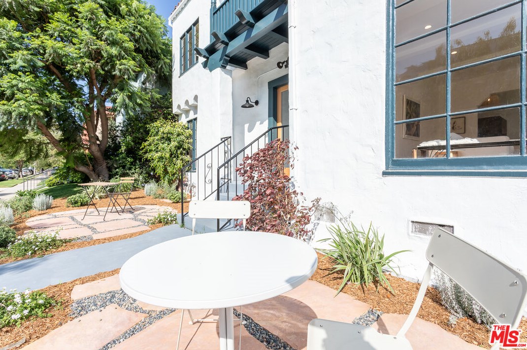928 Orange Grove Ave, Los Angeles CA  90036-4457 exterior