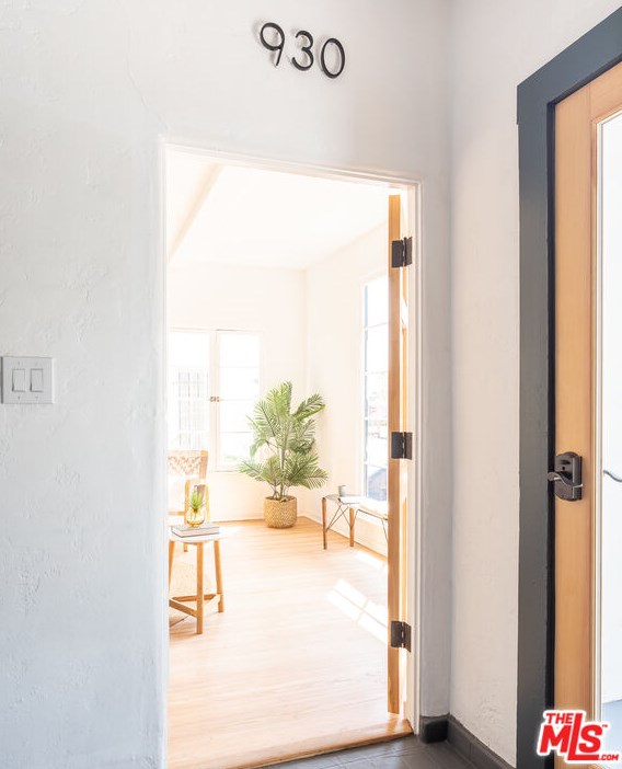 928 Orange Grove Ave, Los Angeles CA  90036-4457 exterior