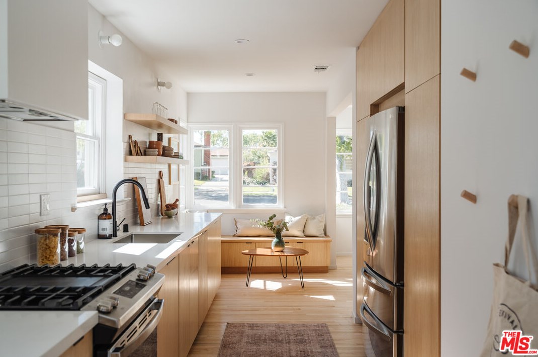 3510 Alsace Ave, Los Angeles CA  90016-5212 exterior