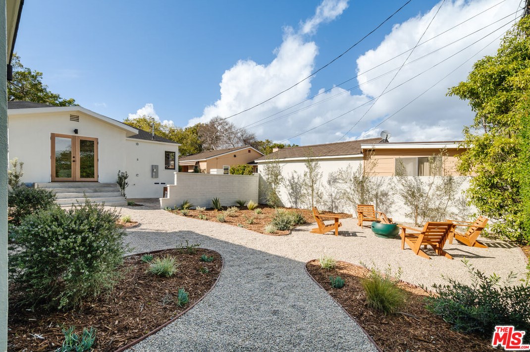 3510 Alsace Ave, Los Angeles CA  90016-5212 exterior