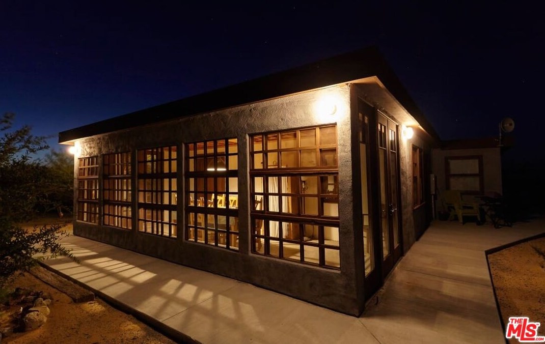 121 Sunfair Rd, Joshua Tree, CA