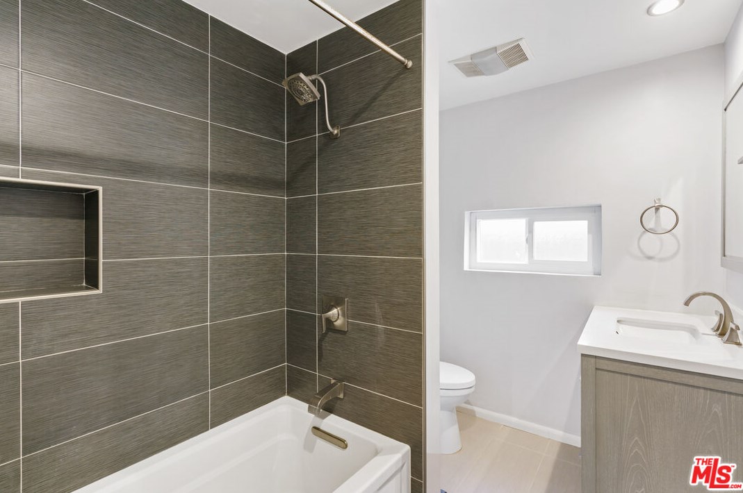 12425 Allin St, Los Angeles CA  90066-6805 exterior