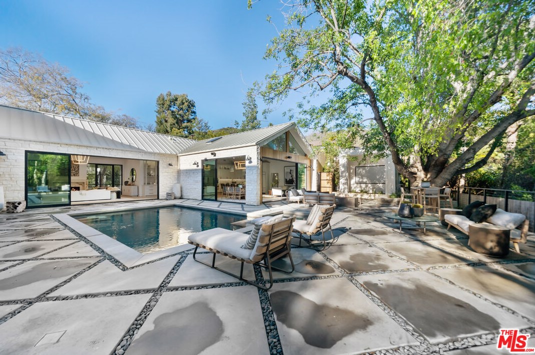 7932 Woodrow Wilson Dr, Los Angeles CA  90046-1216 exterior