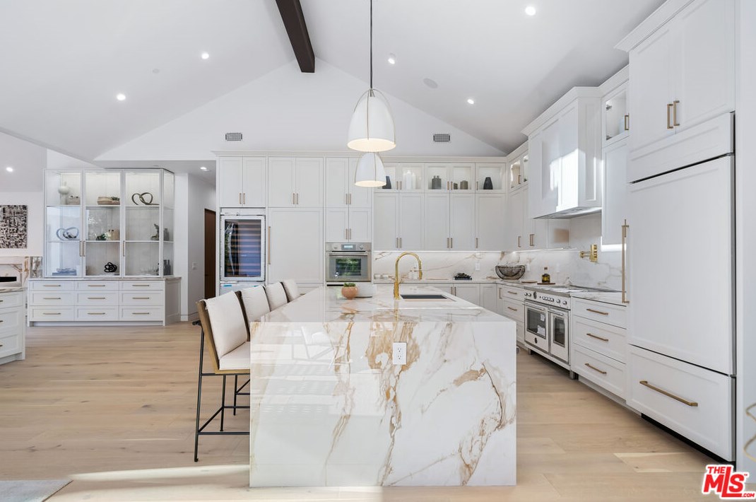 7932 Woodrow Wilson Dr, Los Angeles CA  90046-1216 exterior