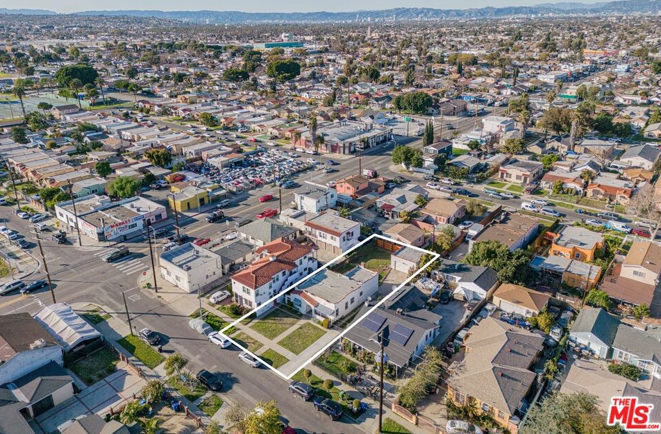 1347 62nd St, Los Angeles CA  90001-1229 exterior