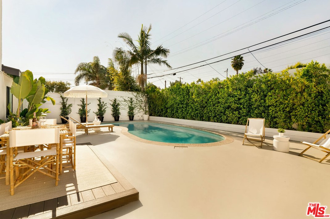 11837 Wagner St, Los Angeles CA  90230-5131 exterior
