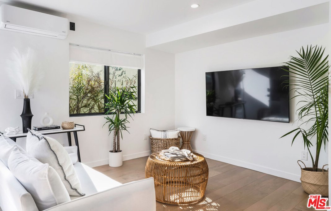 11837 Wagner St, Los Angeles CA  90230-5131 exterior