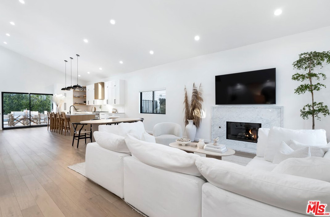 11837 Wagner St, Los Angeles CA  90230-5131 exterior