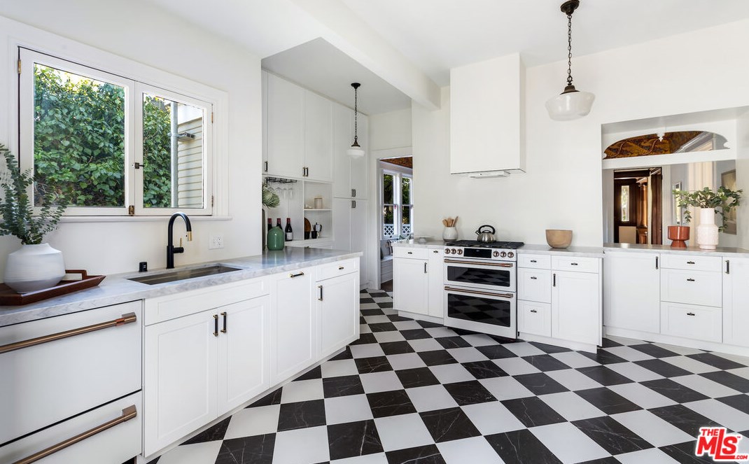 5915 Echo St, Los Angeles CA  90042-4223 exterior