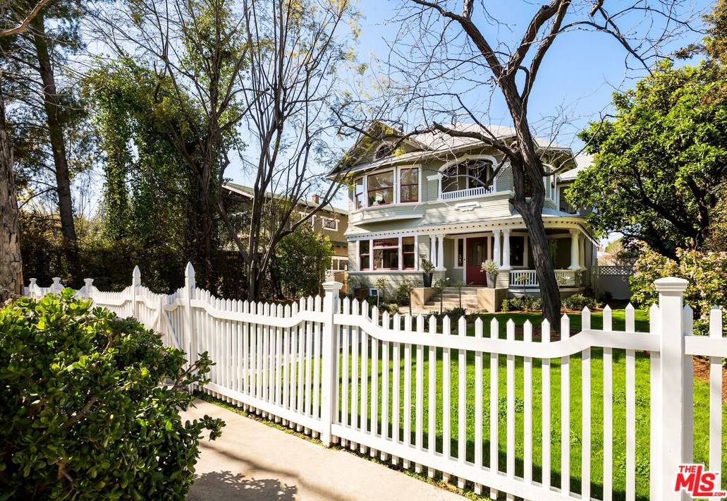 5915 Echo St, Los Angeles CA  90042-4223 exterior