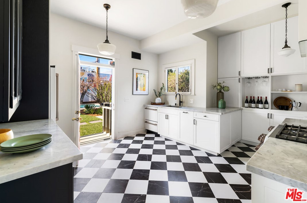 5915 Echo St, Los Angeles CA  90042-4223 exterior