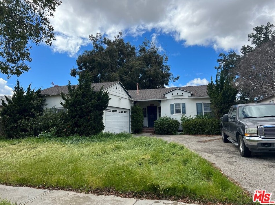 9941 Lemona Ave, San Fernando, CA 91345