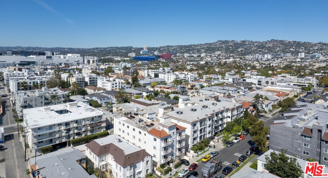 125 Sweetzer Ave, Los Angeles CA  90048-3687 exterior