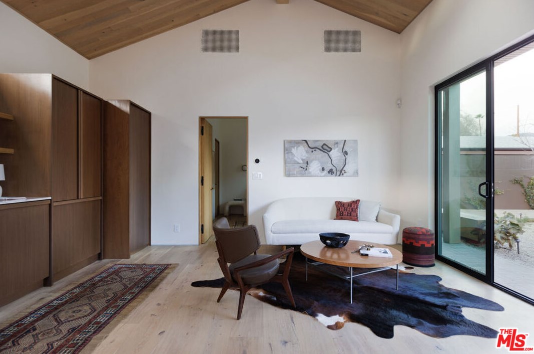 4985 Vincent Ave, Los Angeles CA  90041-2218 exterior