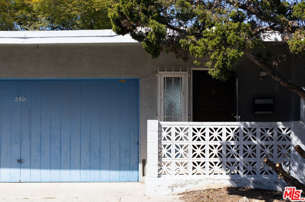 2601 Medlow Ave, Los Angeles CA  90065-4616 exterior