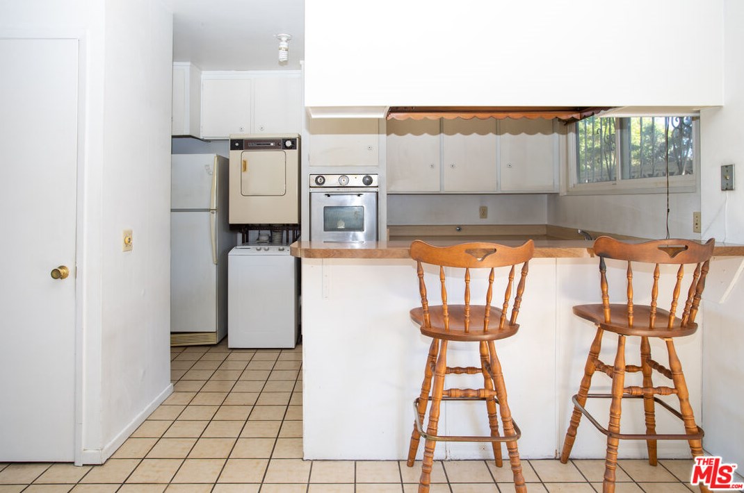 2601 Medlow Ave, Los Angeles CA  90065-4616 exterior