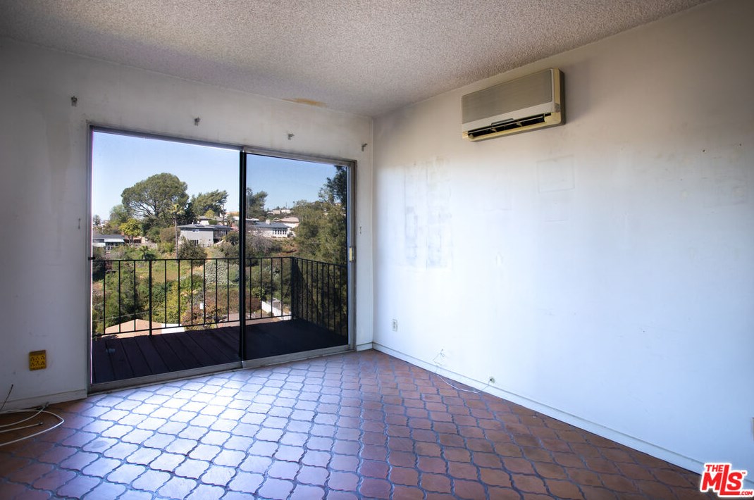 2601 Medlow Ave, Los Angeles CA  90065-4616 exterior