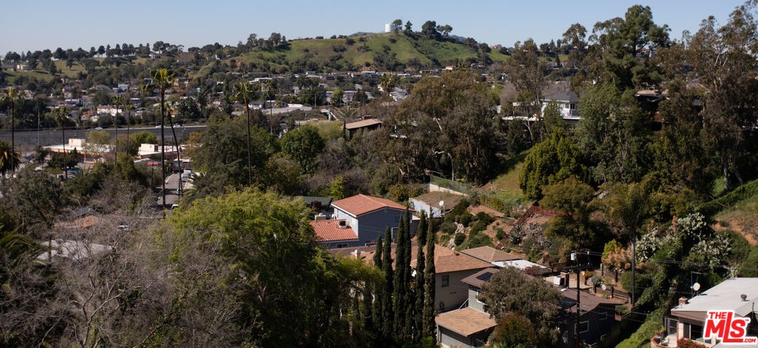 2601 Medlow Ave, Los Angeles CA  90065-4616 exterior