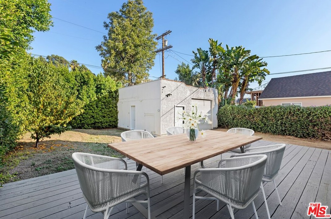 1416 Sycamore Ave, Los Angeles CA  90019-4153 exterior