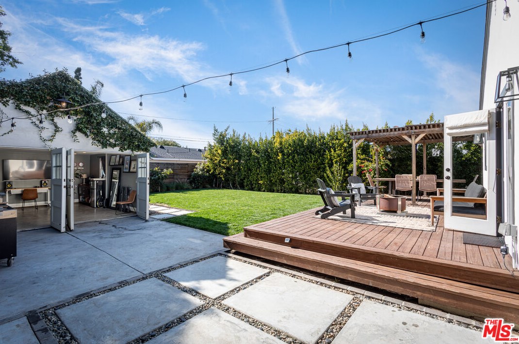 3657 Sawtelle Blvd, Los Angeles CA  90066-3417 exterior