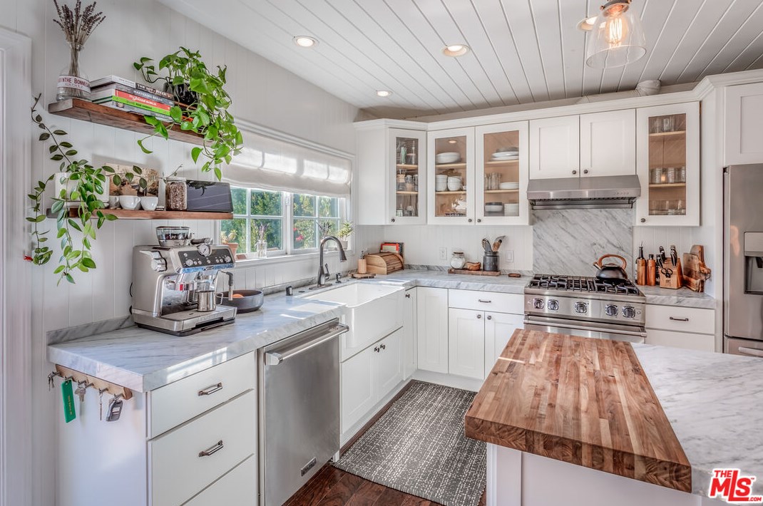 3657 Sawtelle Blvd, Los Angeles CA  90066-3417 exterior
