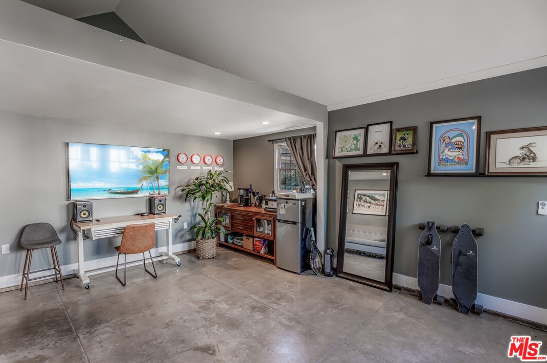 3657 Sawtelle Blvd, Los Angeles CA  90066-3417 exterior