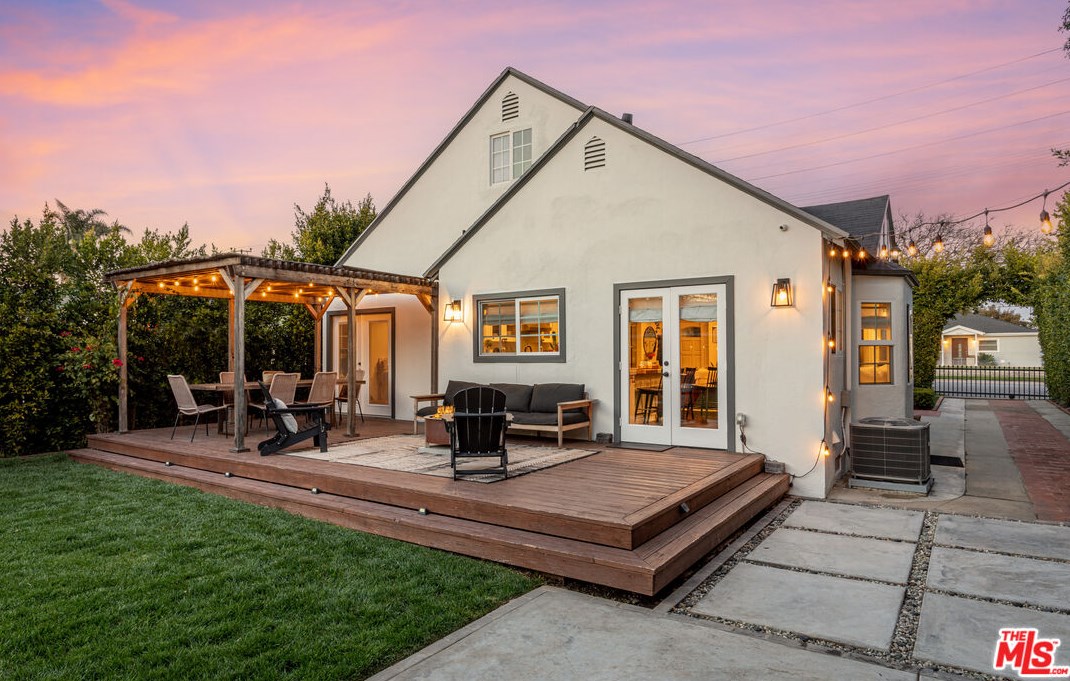 3657 Sawtelle Blvd, Los Angeles CA  90066-3417 exterior