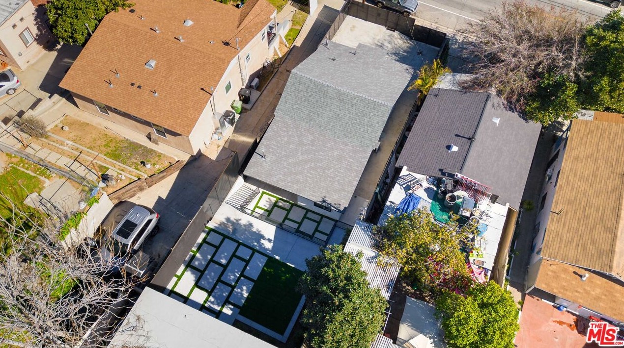 809 Gage Ave, Los Angeles CA  90001-1515 exterior