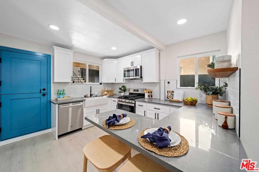 809 Gage Ave, Los Angeles CA  90001-1515 exterior
