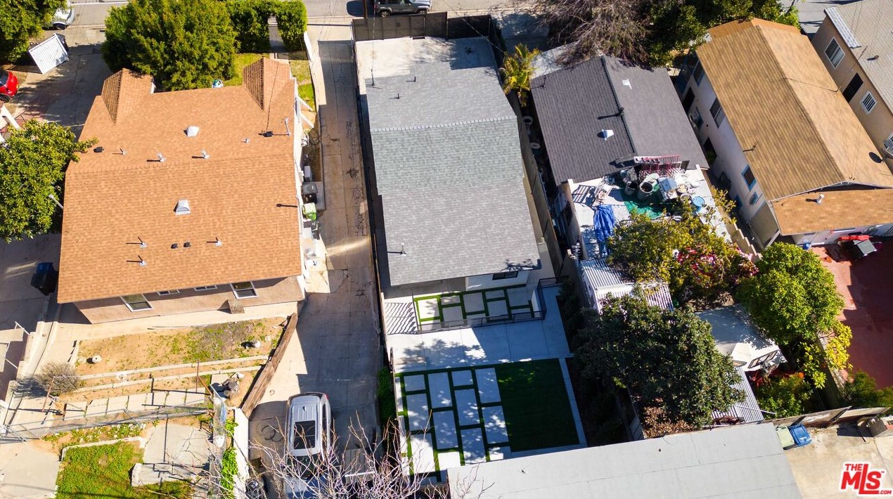 809 Gage Ave, Los Angeles CA  90001-1515 exterior