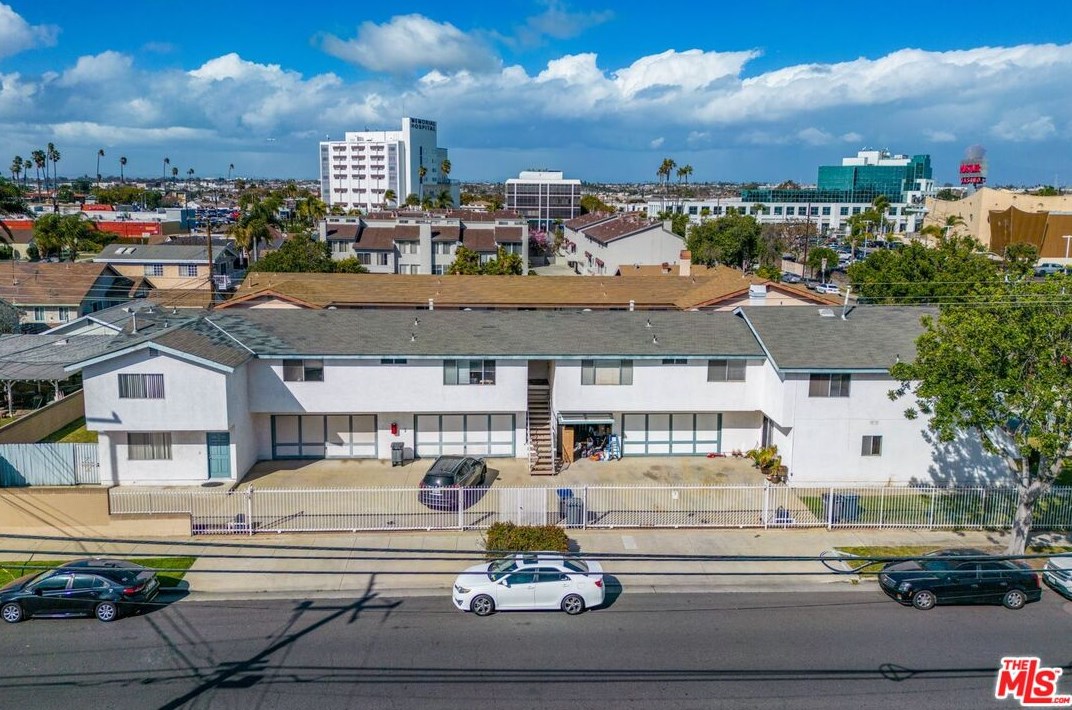 15413 S Berendo Ave, Gardena, CA 90247