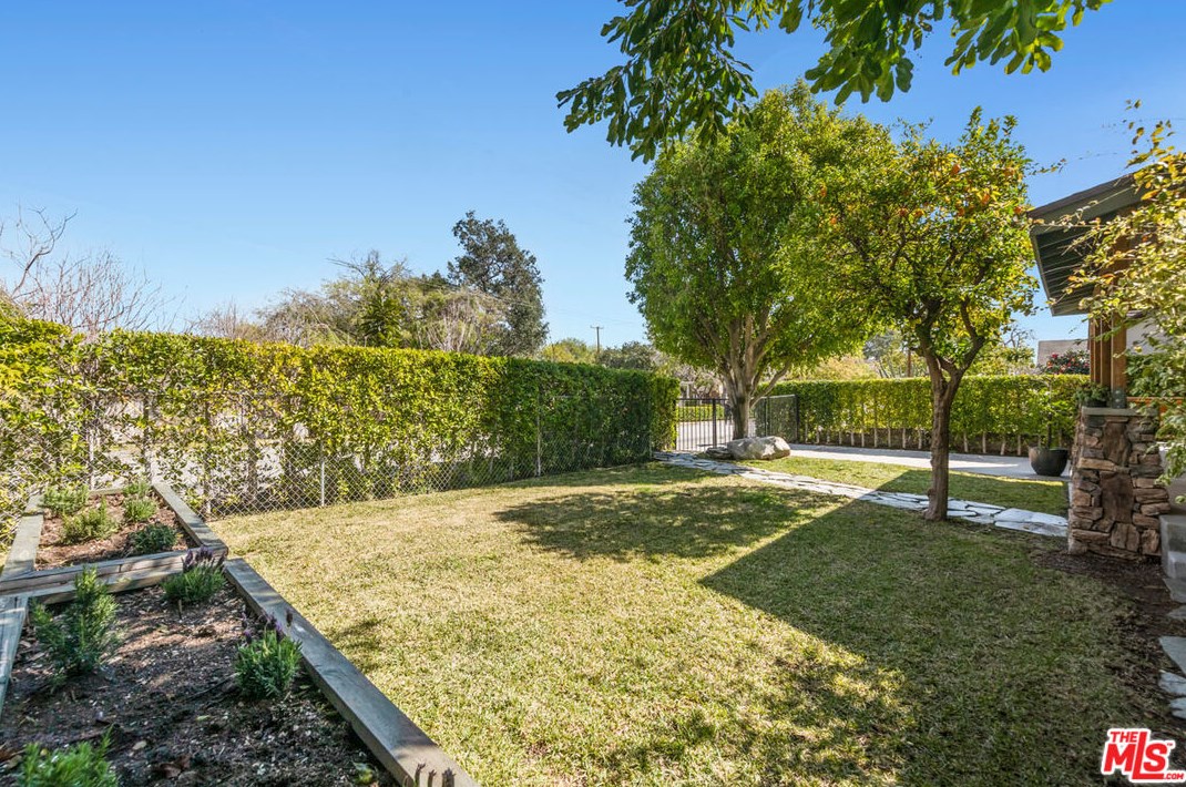 1715 Sinaloa Ave, Pasadena, CA 91104-1531