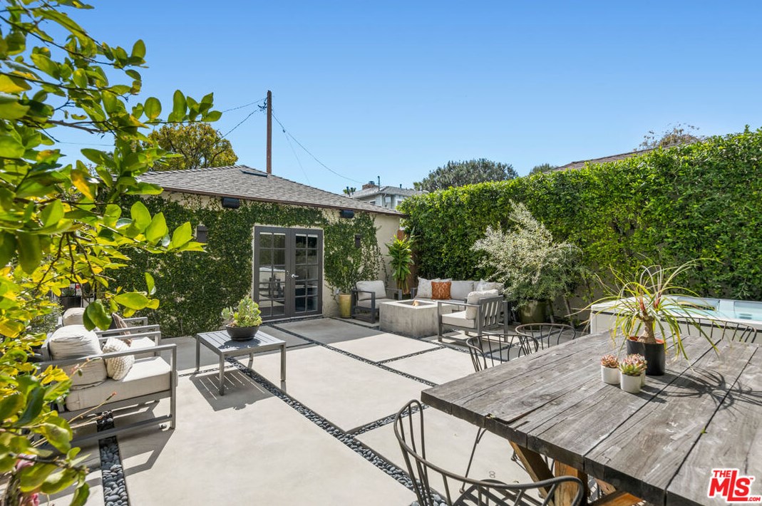 1715 Sinaloa Ave, Pasadena CA  91104-1531 exterior