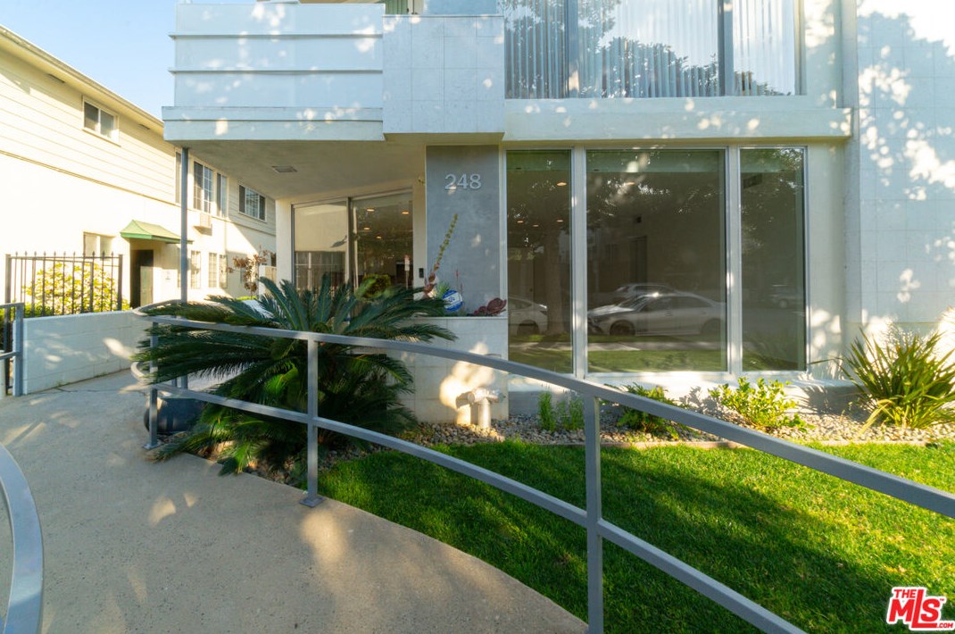 248 S Doheny Dr #1, Beverly Hills, CA 90211