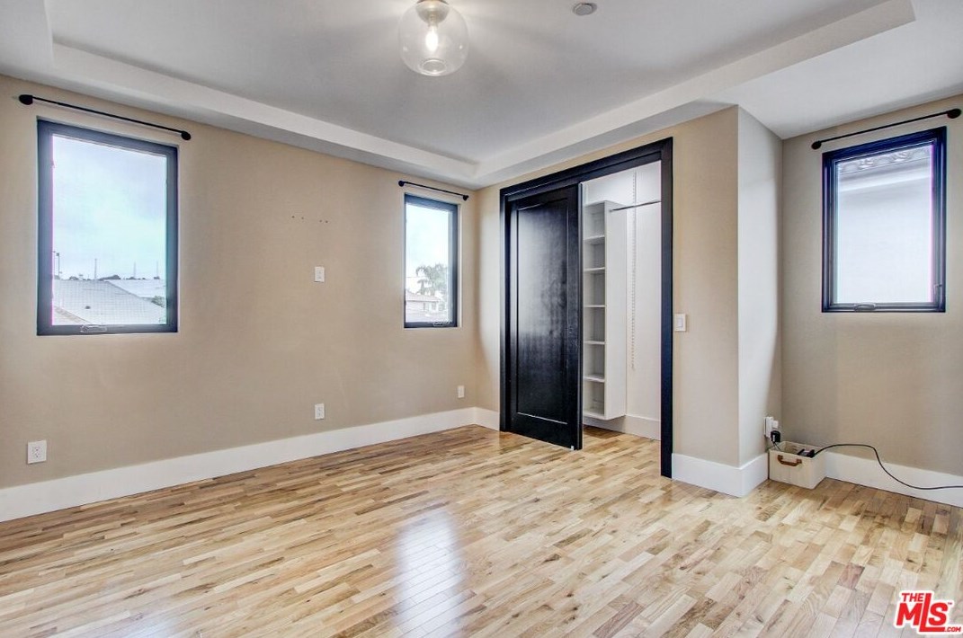 320 Gifford Ave, Los Angeles CA  90063-3425 exterior