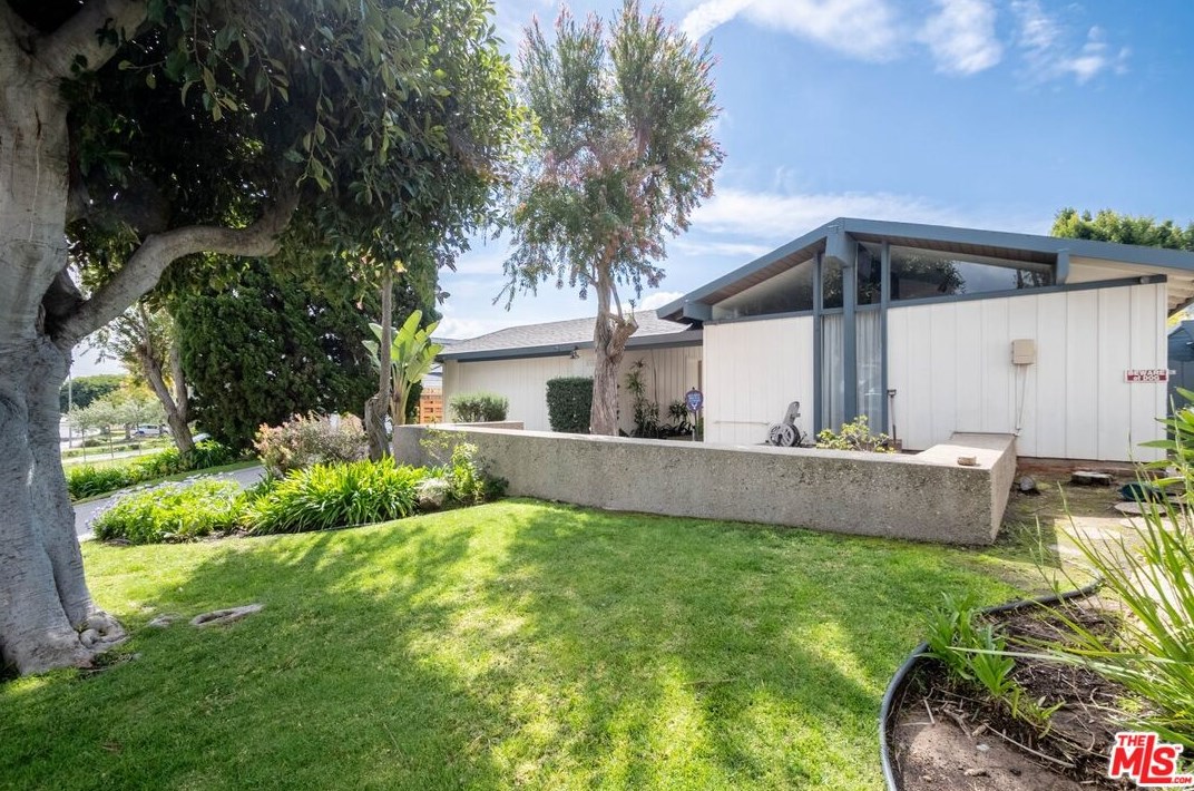 6366 78th St, Los Angeles, CA 90045-1441