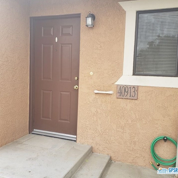 40913 Whirling Wind Dr, Palm Desert, CA 92211-7295