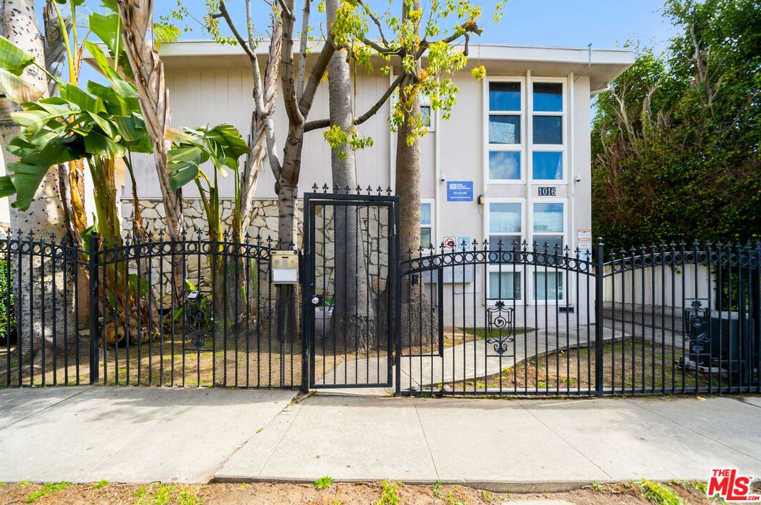 1016 Wilcox Ave, Los Angeles, CA 90038-2668